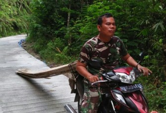 Semangat Serka J Pakpahan Jadi Motivasi Personel Lainnya Bersemangat dalam Pra TMMD