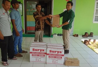PT KTS Bantu Lampu Sorot ke Desa Blang Sibeutong