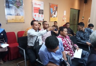 Sekretaris komisi 1 DPRD SBB Eko Budiono