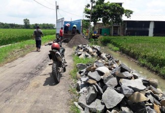 TMMD Reguler di Pantirejo Pekalongan Berkah Juga Bagi Warga Subah Batang