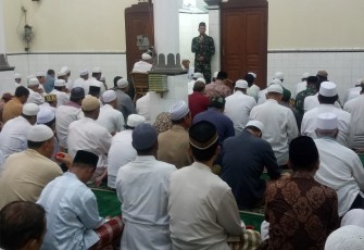 Dandim Solo Safari Sholat Subuh Berjama'ah di Masjid Jami' As-Sagaf