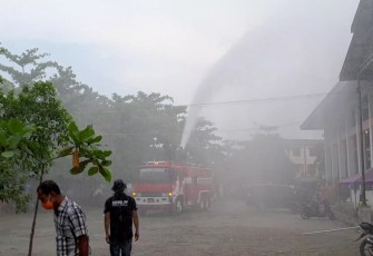 Pasar Gelugur Disemprot Disinfektan