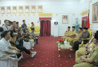 Konferensi Pers Gubernur Bengkulu