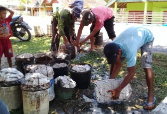 Petani Karet di Bengkulu