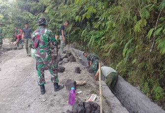 Satgas TMMD Kodim 0207/SML Optimis Pengerjaan Parit Pasangan di Nagori Puli Buah Tepat Waktu