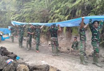 Canda Tawa Satgas TMMD Dilokasi Kerja Mampu Melepas Letih dan Penat