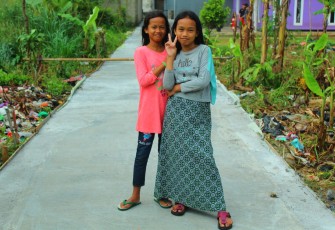 Dua Sahabat Ini Asyik Selfie