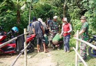 Saksi Mati Keakraban Satgas TMMD Pekalongan dan Warga Pantirejo