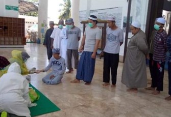 Jamaan Yang Berada di Masjid Agung At-Taqwa Menjalani Test Covid-19 