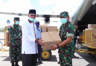 Bantuan APD dan Masker untuk Tanjungpinang Tiba di Bandara RHF