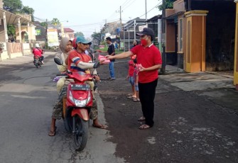 H.Gunawan Bagikan Ribuan Masker ke Masyarakat