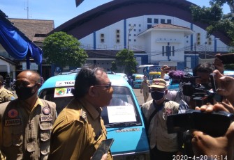 Pemkot Tegal Bagi Sembako