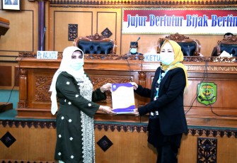 Rahma Sampaikan LKPJ Walikota Tanjungpinang Tahun Anggaran 2019