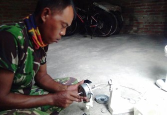 TNI Ahli Elektro Tampil di Lokasi TMMD