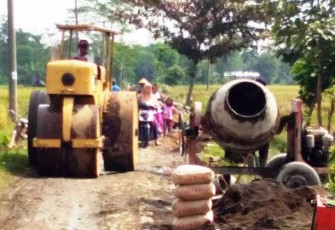 Pengaspalan Jalan TMMD Reguler Pekalongan Ruas Dukuh Pepedan-Jlubang Dimulai
