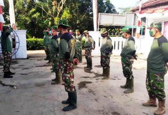 Kapten Parman Terus Motivasi Satgas TMMD Untuk Menyelesaikan Pekerjaan TMMD Reguler Pekalongan