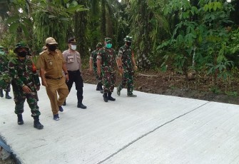 Camat Raya Kahean Bangga Dengan Kinerja Dansatgas TMMD Kodim 0207/SML
