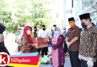 Pemko Tanjungpinang Bagikan Sembako Gratis