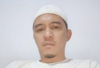 Hendri Saputra salah seorang tokoh muda sekaligus Sekretaris Partai Gerindra setempat.