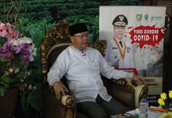 Gubernur Bengkulu Rohidin Mersyah saat menjadi narasumber Webinar (Web Seminar) Tim Katadata