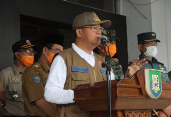 Gubernur Bengkulu Rohidin Mersyah saat jumpa pers