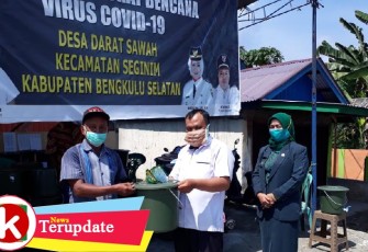 Pembagian Tong Tempat Air Untuk Masyarakat 