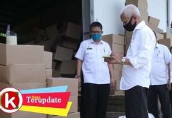 Bupati Asahan Tinjau Penyaluran Bantuan Sembako Provinsi Sumut