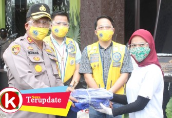 Kapolres Batu Bara AKBP Ikhwan Lubis SH MH saat menerima APD