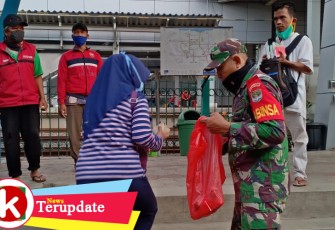 Kodim 0505/JT Distribusikan 300 Nasi Bungkus untuk Buka Puasa
