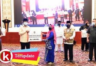 Pemprov Kepri Serahkan Bansos Bagi Masyarakat Terpapar Covid-19