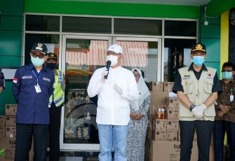 Gubernur Bengkulu Rohidin Mersyah Distribusikan APD di Kabupaten Kepahiang 