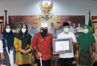 Wali Kota Bengkulu Helmi Hasan dan Wakil Wali Kota Bengkulu Dedy Wahyudi Foto Bersama 