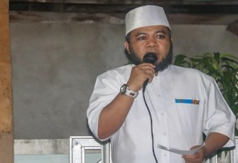 Wali Kota Bengkulu Helmi Hasan Saat Mengunjungi Rumah Duka 