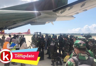 25 Prajurit TNI yang baru tiba di Landasan Hang Nadim