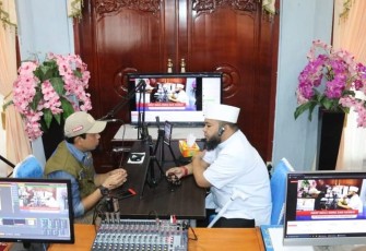 Wali Kota Bengkulu Helmi Hasan dan Wakil Wali Kota Bengkulu Dedy Wahyudi Pantau Pembagian Sembako Tahap III Lewat Media Sosial 