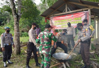 TNI-Polri Bersinergi Buka Dapur Umum