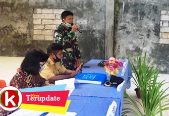 Babinsa Saat Penyaluran BLT Dana Desa