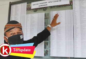 Wakil Wali Kota Tegal Muhamad Jumadi saat mengecek kesiapan pendistribusian Bantuan Sembako di Balai Kelurahan Tegalsari