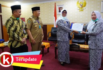 Pemprov Bengkulu Salurkan 1500 APD untuk Bidan