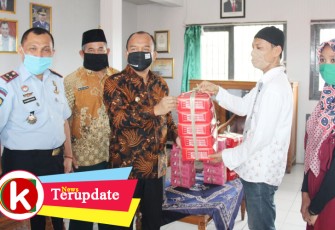 Jumadi Serahkan 315 Paket Menu Buka Puasa ke Lapas Tegal 