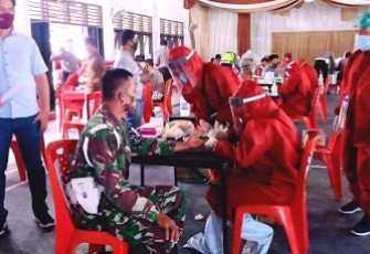 Kodim 1310/Bitung Berpartisipasi Dalam Kegiatan Donor Darah dan Rapid Test