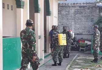 Koramil 1310-01/Bitung Gelar Aksi Penyemprotan Disinfektan