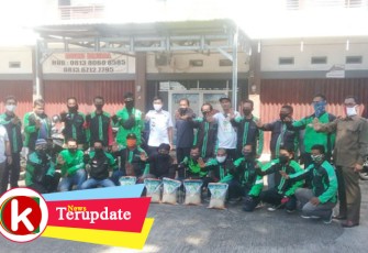 Alumni Akabri 89 Berbagi Beras Kepada Komunitas Grab Bengkulu