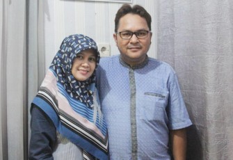 Citra bersama suami