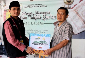 PPPA Daarul Qur'an salurkan paket sebako dan santunan Covid-19