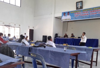 Guntur Sinaga ketika memaparkan konsep pertanian di hadapan para jurnalis