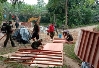 Hari Pertama TMMD 108 Kodim 0203/Lkt, Pembuatan Jembatan Capai 30 Persen