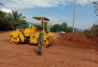 Warga Masyarakat Menghibahkan Tanahnya Untuk Program TMMD Ke 108
