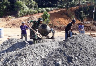 Satgas TMMD Reguler Ke-108 Kodim 0105/Abar Kerjakan Pondasi Jembatan