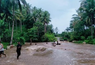 Mobilitas Masyarakat Patani Timur Terhambat Saat Musim Hujan